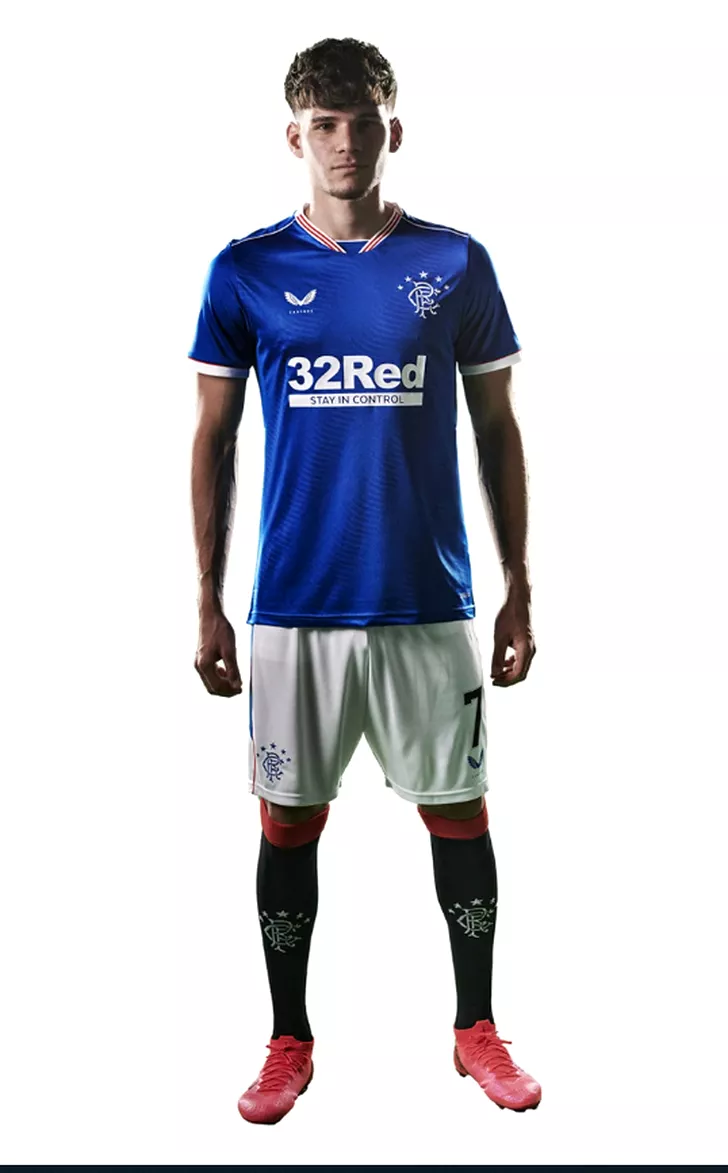 Ianis Hagi imagine echipament Glasgow Rangers