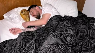 Lionel Messi a dormit cu trofeul in brate Postarea virala a superstarului argentinian pe retelele de socializare