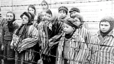 Fotografii cu primii prizonieri din lagarele de la Auschwitz de acum 79 de ani