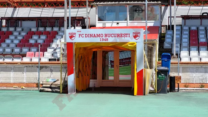 Zona vestiarelor de la stadionul Dinamo. Sursa foto: Fanatik