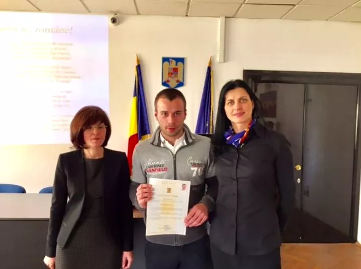 Simone Tempestici a devenit cetăţean român pe 13 decembrie 2016. FOTO: cetatenie.just.ro