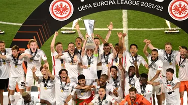 Nebunie in Frankfurt dupa ce Eintracht a castigat Europa League Cum au trait nemtii finala Imagini emotionante la decernarea trofeului Video