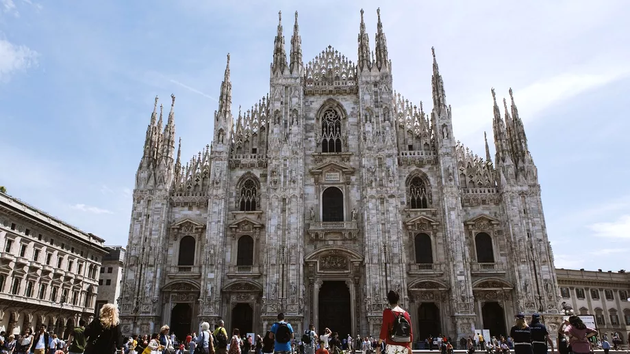 Doi turisti aflati la Milano pacaliti de doua ori in doar cateva minute Modul in care li sau cerut bani