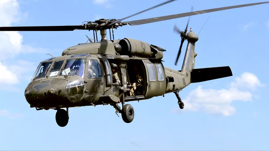 Doua elicoptere americane Black Hawk sau ciocnit in aer Mai multi militari au murit