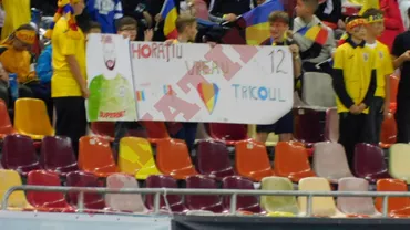 Atmosfera la Romania  Andorra cu peste 20000 de copii in tribuna Horatiu vreau tricoul tau Foto