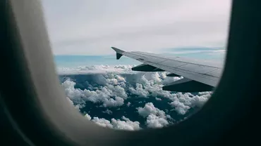 Imagini dramatice dintrun avion FlyDubai Pasagerii aflati in intuneric au auzit zgomote similare focurilor de arma Ce sa intamplat Video
