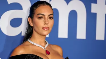 Georgina Rodriguez aparitie spectaculoasa la Saptamana Modei de la Paris Cum a defilat iubita lui Ronaldo Video
