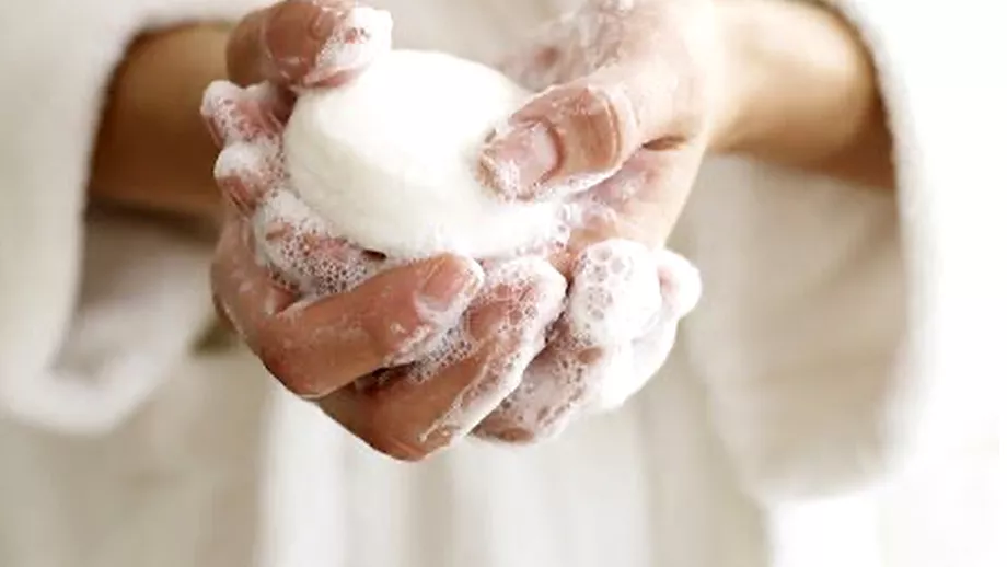 5 trucuri cu sapun care iti fac viata mai usoara Cum il poti utiliza in treburile casnice