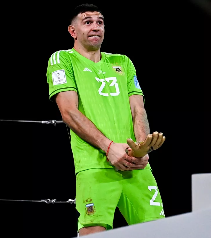 Gestul lui Emiliano Martinez după finala Argentina - Franța