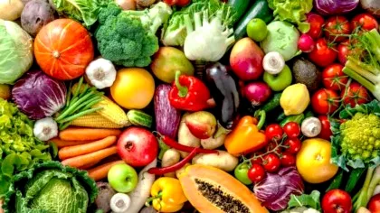 Lista cu legume şi fructe contaminate puternic de substanțe chimice. Pot produce boli,...