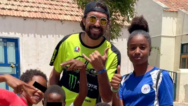 Andrea Compagno gest superb pentru niste copii din Insulele Capului Verde Ce a facut golgheterul FCSB Video