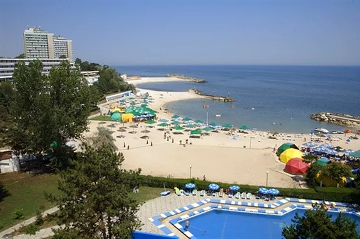 România are Marea Neagră, însă unde plajele nu sunt amenajate corespunzător