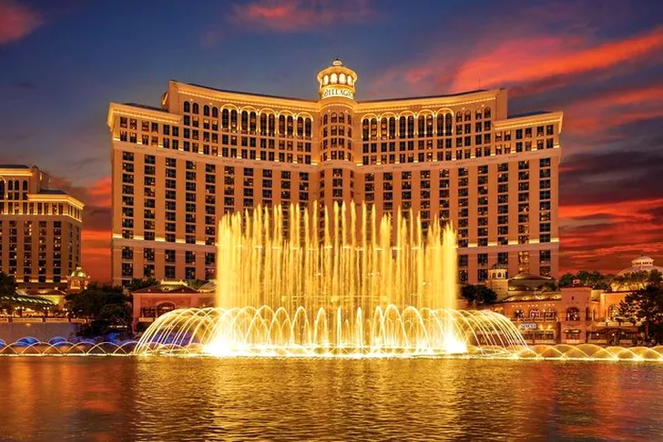 Impresionanta construcţie de la Bellagio.Hotel şi casino de mare lux, situat pe The Strip în Las Vegas