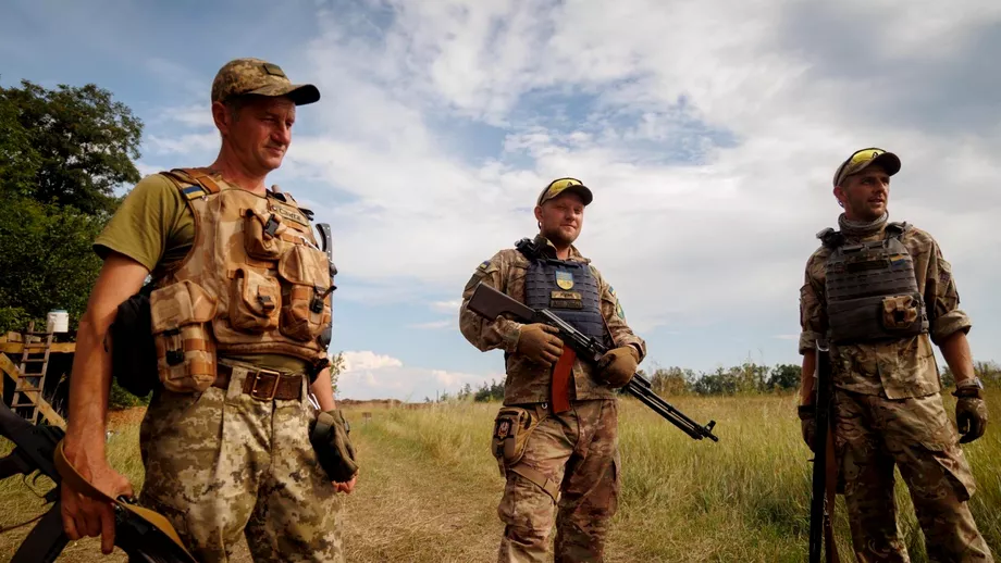 Razboi in Ucraina ziua 223 Fortele ucrainene anunta eliberarea a doua orase din Herson  Peste 200000 de rezervisti au fost incorporati in armata rusa