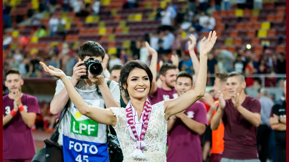 Cine e mireasa care a injurat Steaua la derbyul cu Rapid Foto