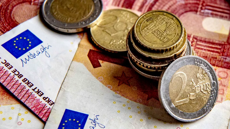 Curs valutar BNR miercuri 29 martie Euro si dolarul american scad usor fata de leu Update