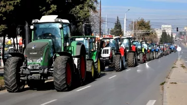 Proteste masive ale fermierilor bulgari Punctul de trecere de la vama Giurgiu a fost reluat dupa doua ore de proteste Update