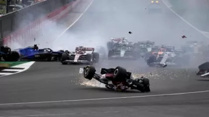 Accident teribil în primul viraj al Marelui Premiu de Formula 1 din Marea...