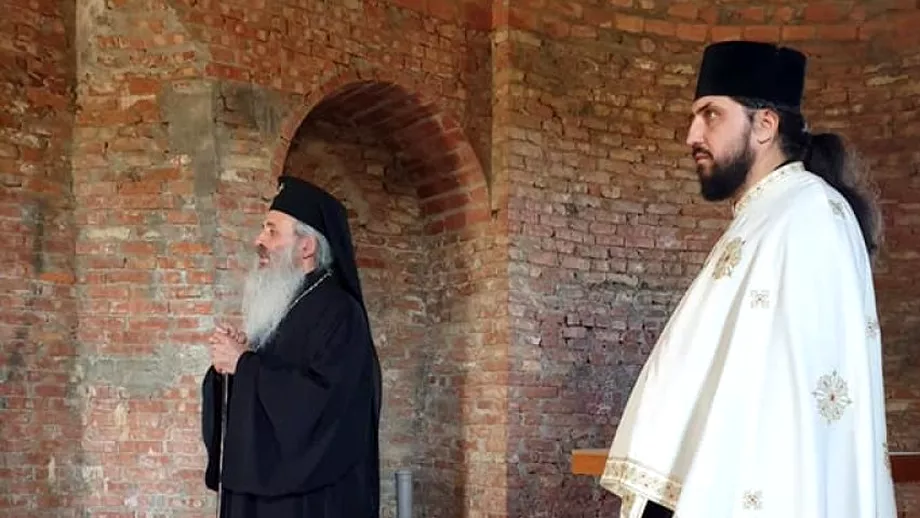 Ce secret ascunde o biserica din Romania Preotul a ramas fara parohie si de suparare sa refugiat intro manastire din Suceava