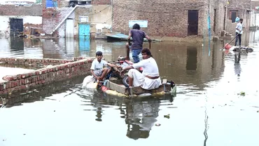 Orase scufundate si 1000 de persoane decedate in urma inundatiilor catastrofale din Pakistan Video