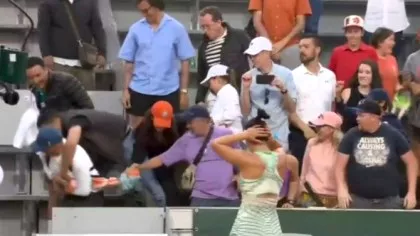 Fanii s-au încăierat după gestul făcut de Bianca Andreescu la Roland Garros. Sportiva...
