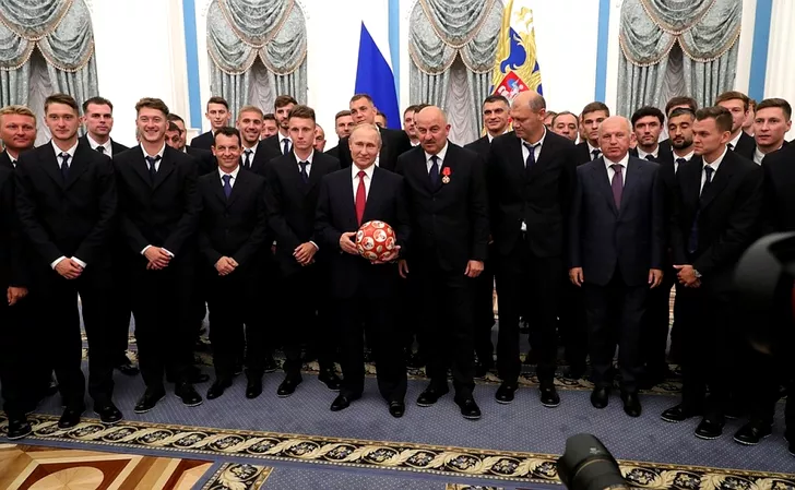 Vladimir Putin și naționala de fotbal a Rusiei