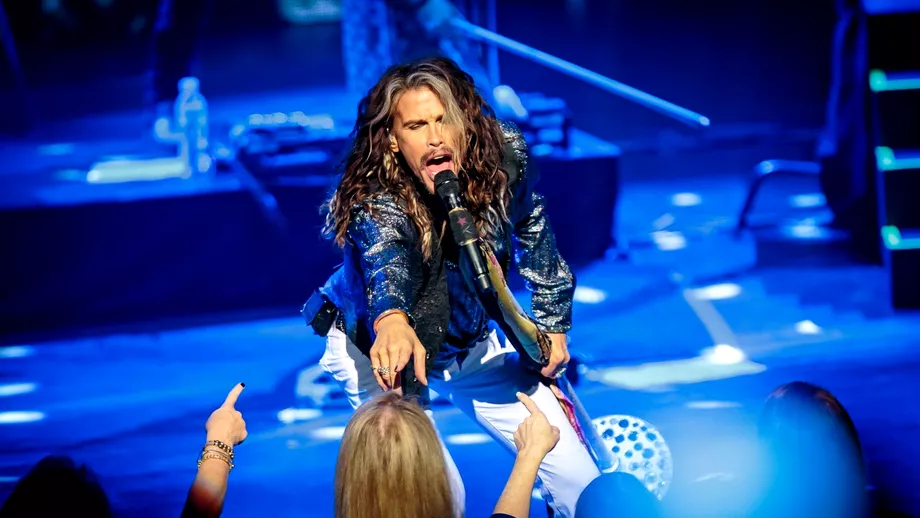 Acuzatii grave la adresa lui Steven Tyler Solistul trupei Aerosmith ar fi abuzat sexual o minora