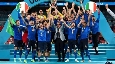 Italia castiga titlul european dupa 53 de ani Giorgio Chiellini a ridicat trofeul