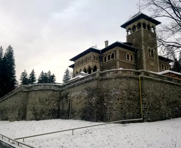 Castelul Cantacuzino din Busteni (sursa arhivă personală)