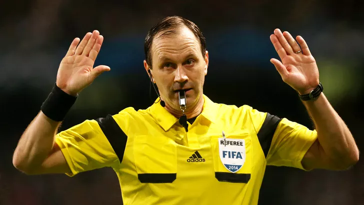Referee Jonas Eriksson
