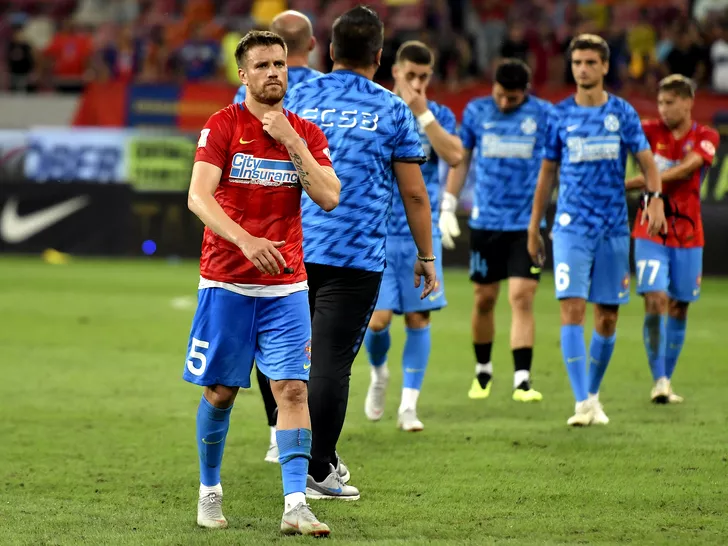 Mihai Pintilii părăsește terenul după FCSB - Rapid Viena