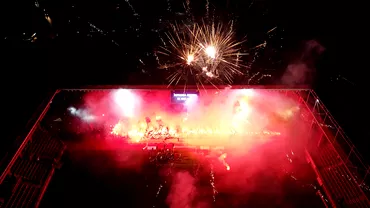 Sarbatoare in Giulesti dupa Dinamo  Rapid 12 Fanii au celebrat victoria alaturi de jucatori