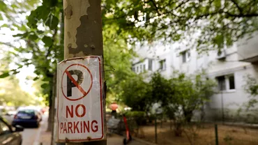Un judecator la iertat pe un bucurestean de amenda pentru parcare interzisa Soferii efectiv nu au unde sasi parcheze masinile