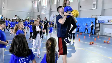 CSM Bucuresti start campaniei Sportul ne uneste Cauta campioni printre elevi