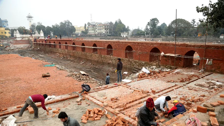 Cutremur devastator in Nepal Numarul oficial al victimelor a ajuns la 128 si ar putea creste