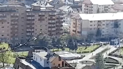 Un român și-a construit o „vilă” pe un bloc de 8 etaje. În...