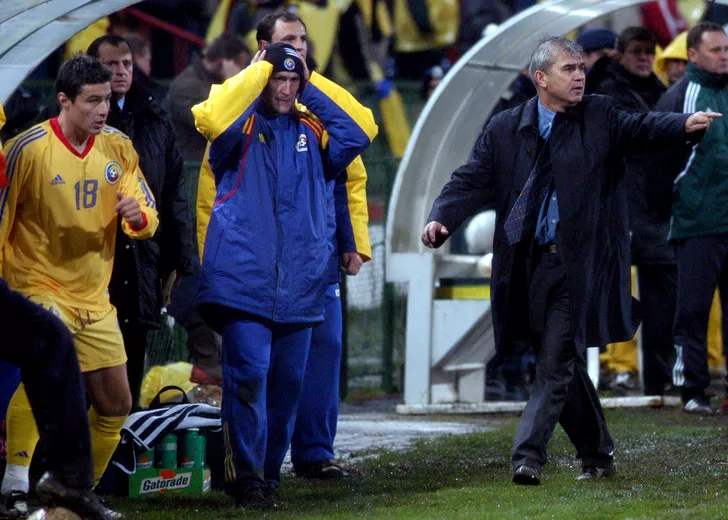 FOTBAL:ROMANIA-NORVEGIA 0-1,PRELIMINARIILE EURO 2004 (12.10.2002)
