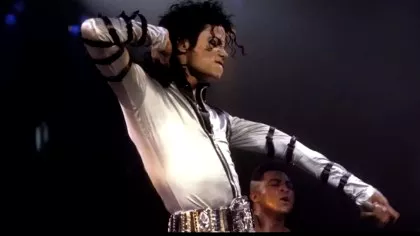 Un accesoriu purtat de Michael Jackson, vândut pe o sumă fabuloasă