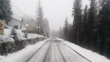 Zona din Romania unde a inceput sa ninga puternic Avertisment pentru soferi Nu va deplasati cu autovehicule neechipate pentru iarna
