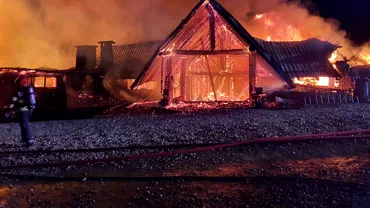 Incendiu devastator la o pensiune din Prahova soldat cu sapte morti Doi copii printre victime Update