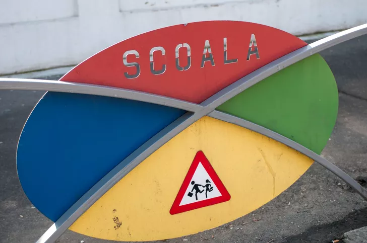 România, țara în care copiii încă mai vin cu barza! Școala