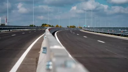 VIDEO Autostrada Moldovei - prima autostradă a României pe care se lucrează integral....