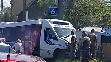 Accident teribil cu 16 victime in Mures Un microbuz sa ciocnit violent de un autoturism