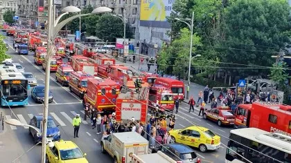 București: O garnitură de metrou a luat foc între stațiile Piața Romană și...
