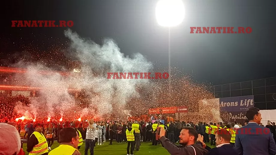 CFR Cluj este noua campioana a Romaniei FANATIK va prezinta tot ce sa intamplat in seara celui deal doilea titlu consecutiv Galerie foto si ultimele noutati de la CFR si FCSB