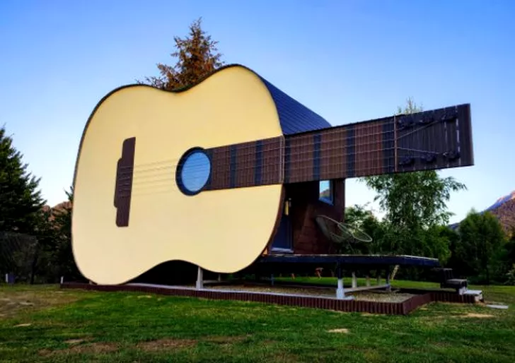 Casa în formă de chitară