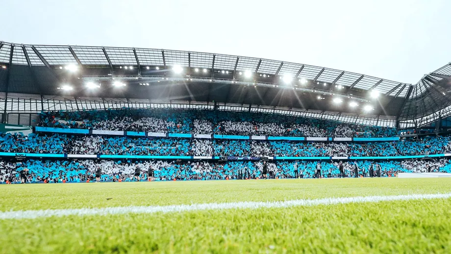 Manchester is blue Imagini fabuloase cu Etihad Stadium la semifinala Manchester City  Real Madrid din Champions League Video