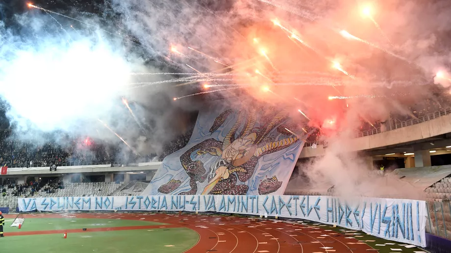 Atmosfera electrizanta la derbyul U Cluj  CFR Cluj Show cu de toate in tribune Foto