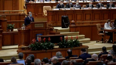 Idei trăsnite ale unor deputaţi: vor să mute tot Parlamentul, pentru o zi, la Alba Iulia! Totul pe banii românilor