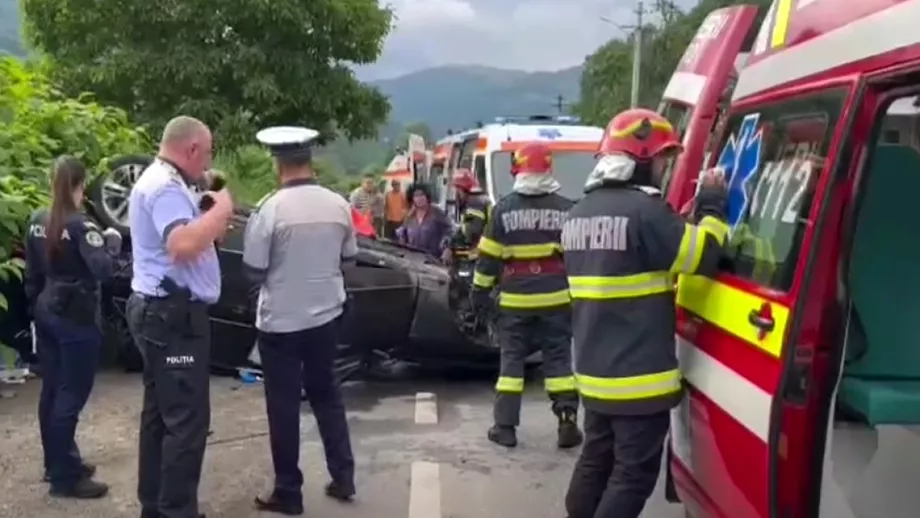 Accident rutier pe DN1 la Comarnic Un automobil a lovit un cap de pod